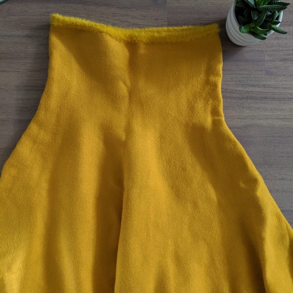 Zara Knit Golden Solid Yellow Knee Length Skirt SM - Picture 2 of 3